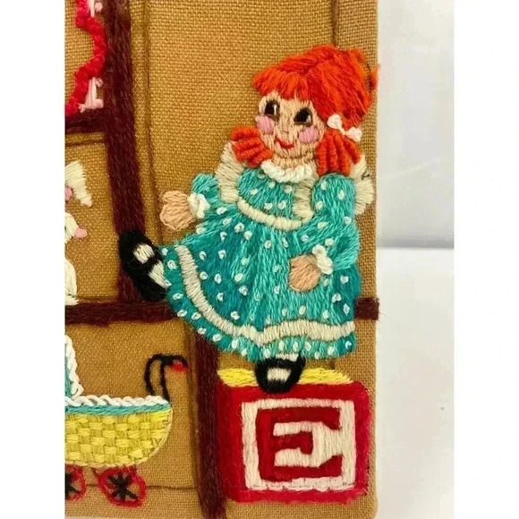 VTG Crewel Girls Memory Box Embroidered Textile Wall Art 7"x5" Sunset Designs - Picture 8 of 9